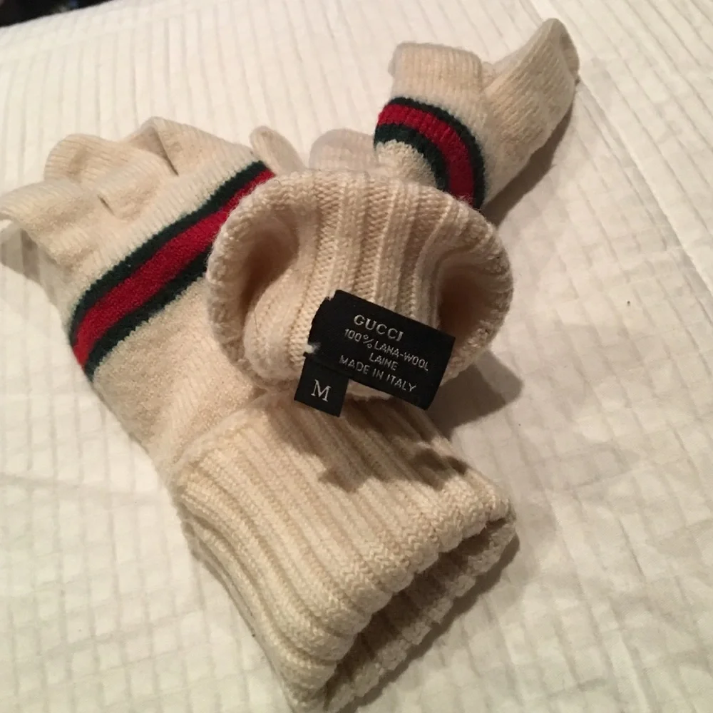 Gucci Beanie & gloves - Picture 3 of 3